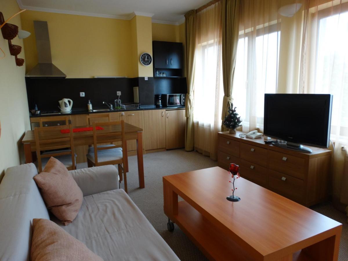 Snezhankas Apartment パンポロボ エクステリア 写真