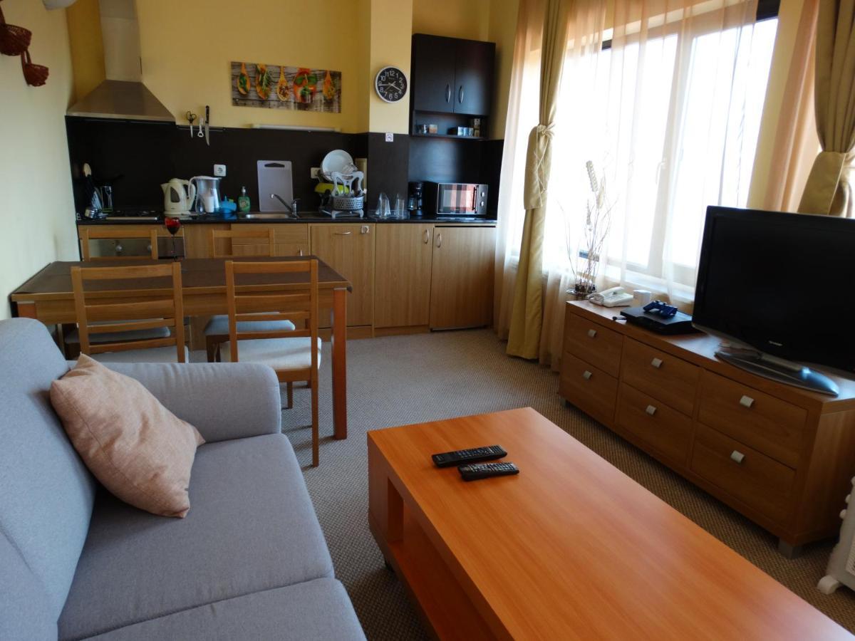 Snezhankas Apartment パンポロボ エクステリア 写真